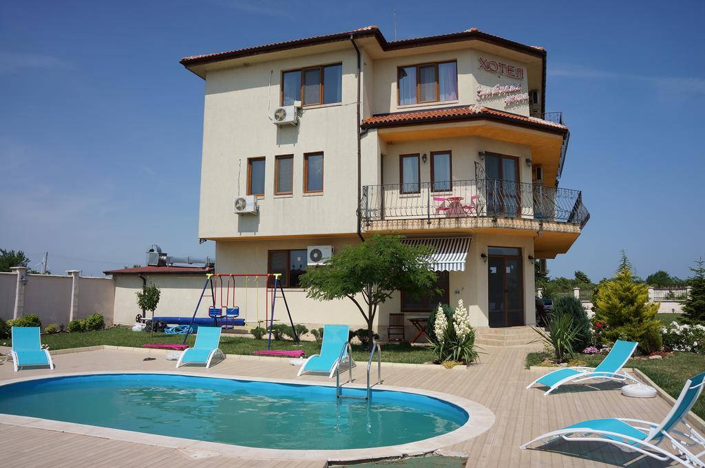 Guest House Golden Flake 4Km From Bolata Beach Bŭlgarevo 外观 照片