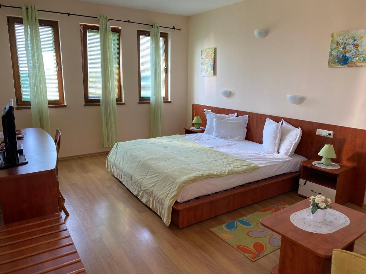 Guest House Golden Flake 4Km From Bolata Beach Bŭlgarevo 外观 照片
