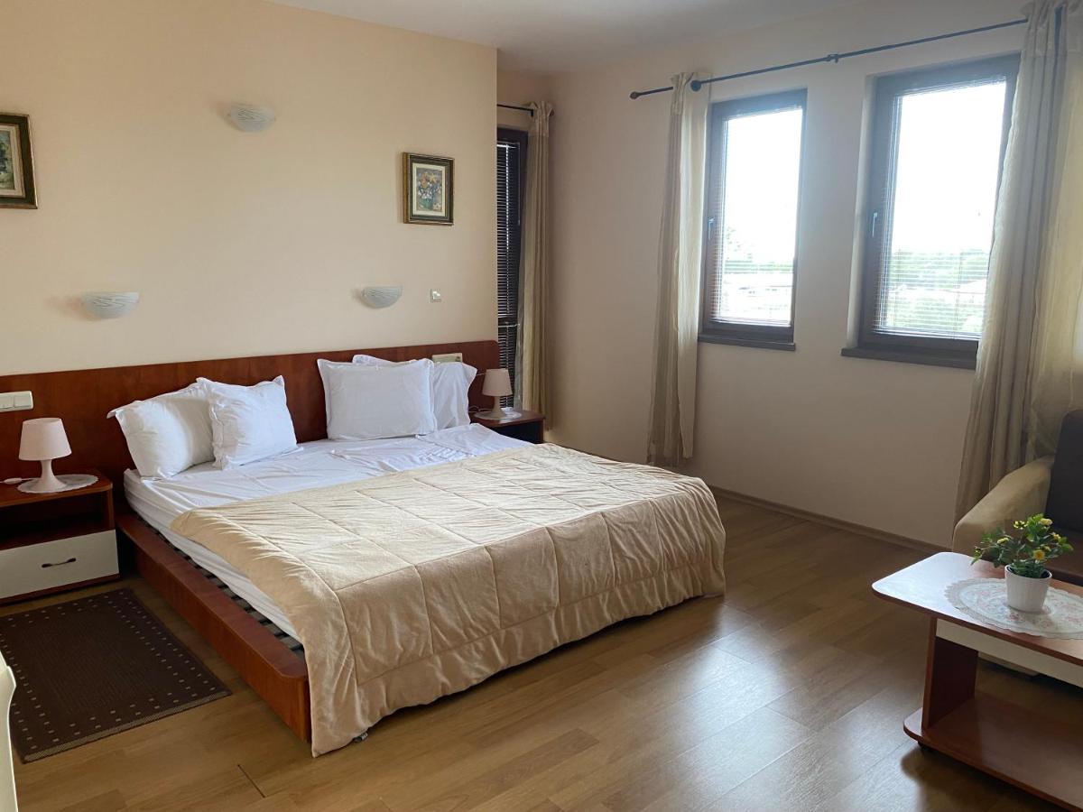 Guest House Golden Flake 4Km From Bolata Beach Bŭlgarevo 外观 照片