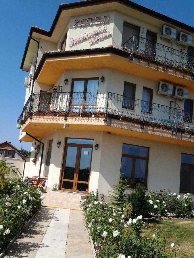 Guest House Golden Flake 4Km From Bolata Beach Bŭlgarevo 外观 照片